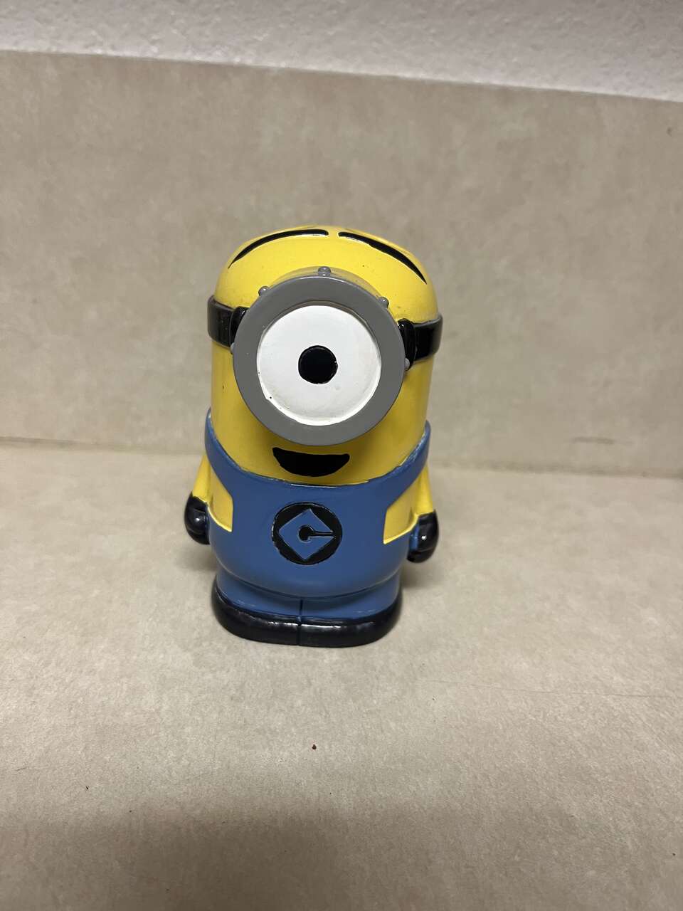 Minions Kids Toothbrush Holder Bathroom Accessory, Yellow and Blue