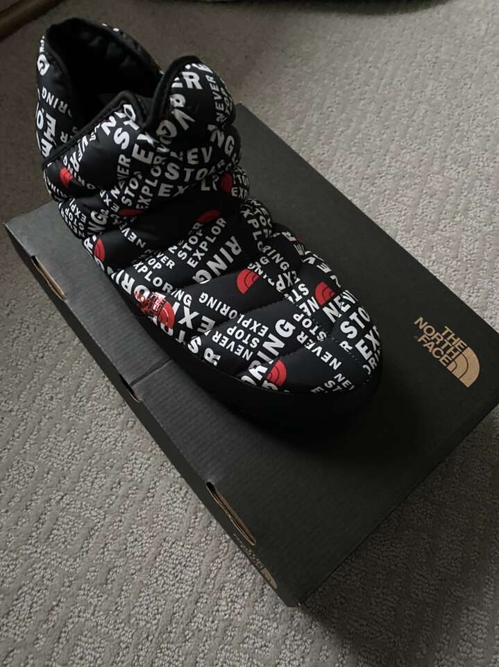 The Nort Face Slippers Size 10 Mens