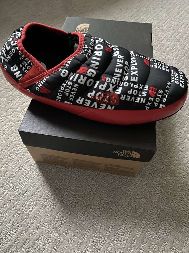 The North Face Slippers Size 10 Mens