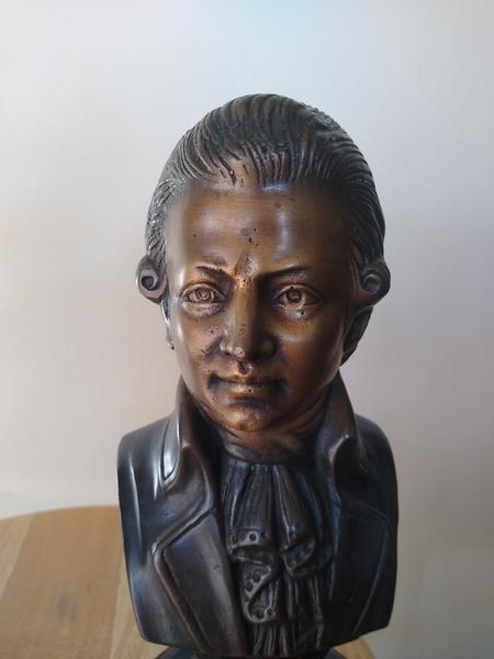 Mozarto  Bronze statue