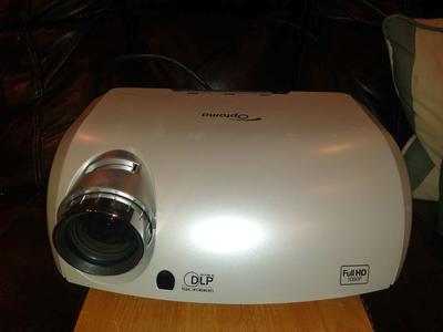 Optoma HD80 Full HD 1080P projector Reduced price
