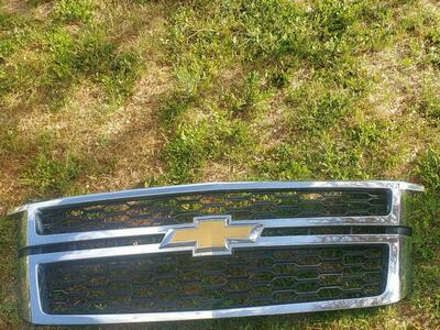 Chevy Tahoe suburban grille