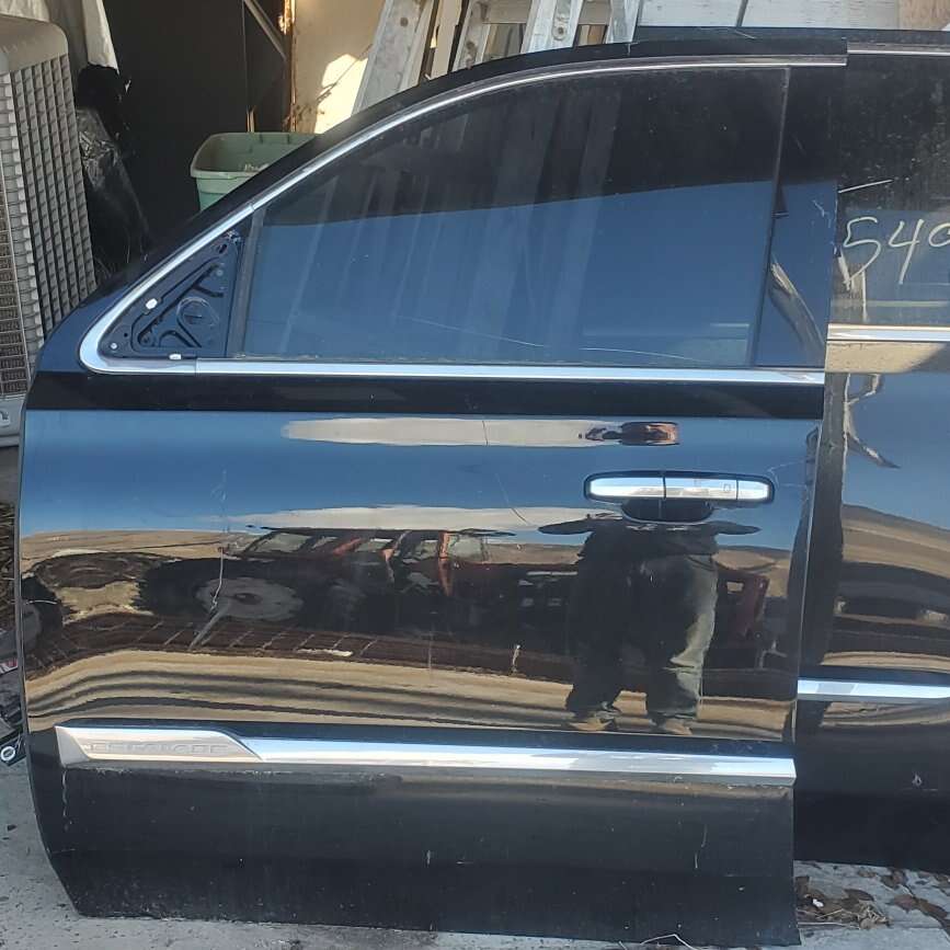 2022 Cadillac Escalade door