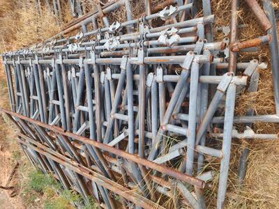 Manger panels. Feeders