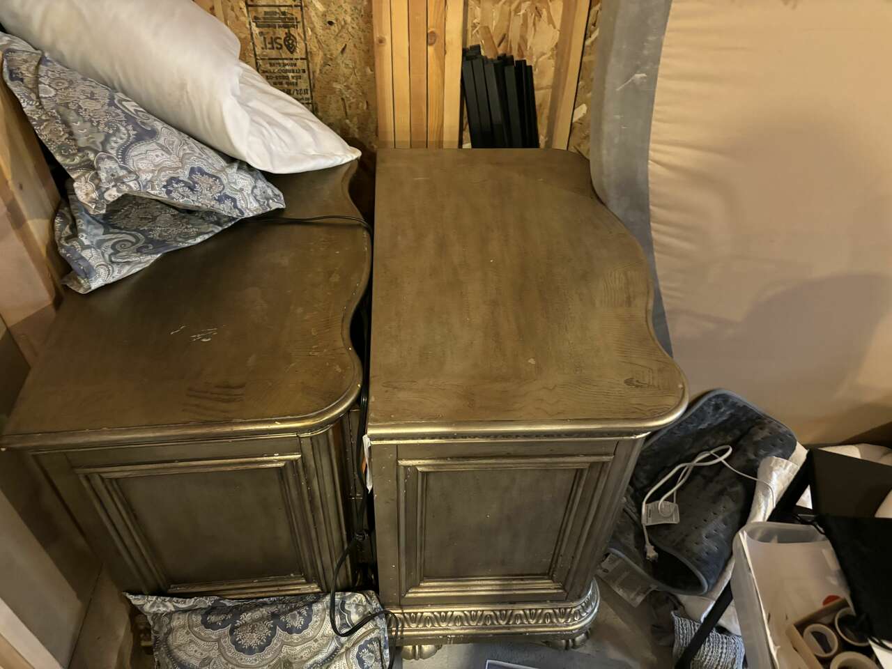 RC Willey Nightstand Set Furniture