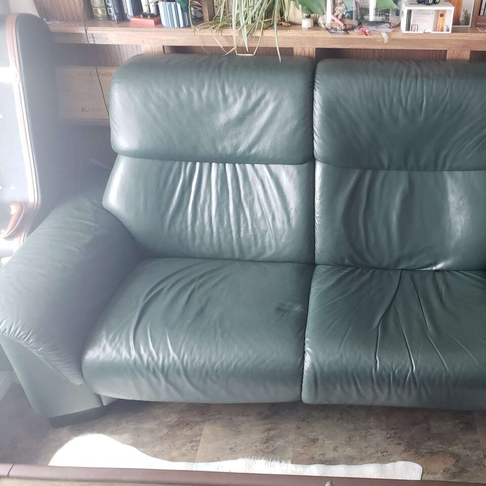 Stressless by Ekornes leather reclining so