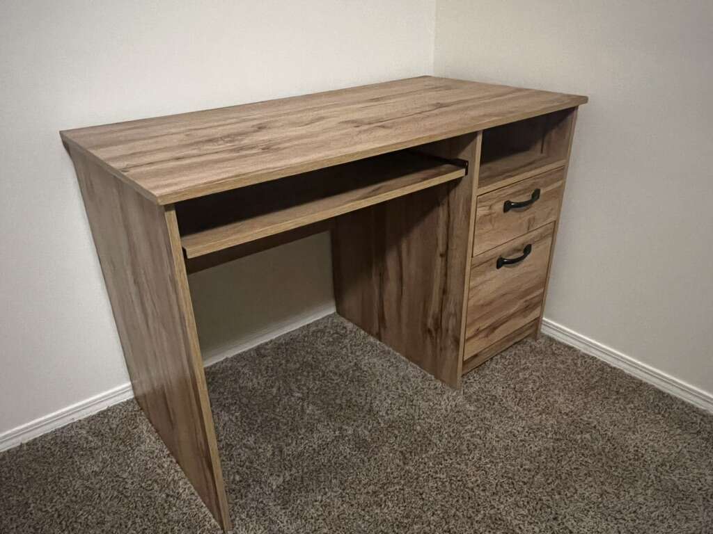 Tassio Computer Desk Furniture