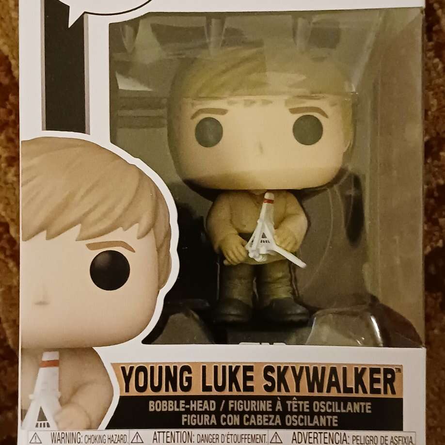 Star Wars/ Young Luke Skywalker Funko Pop!