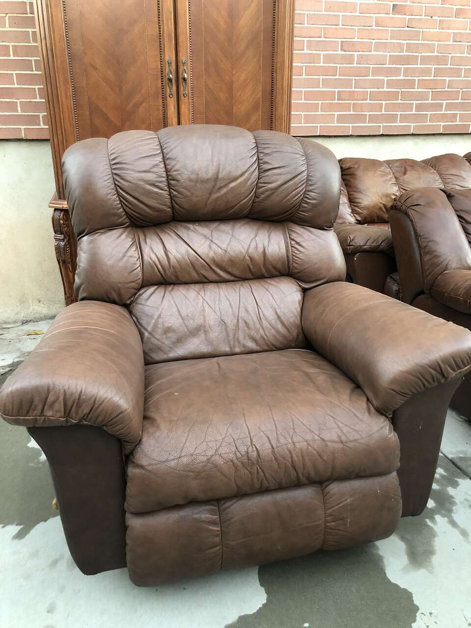 Comfortable recliner/rockerpriced to… Furniture