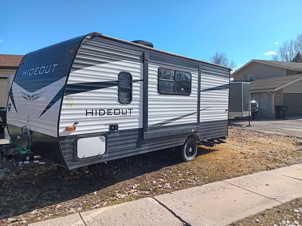 2021 keystone hideout camper 22 foot