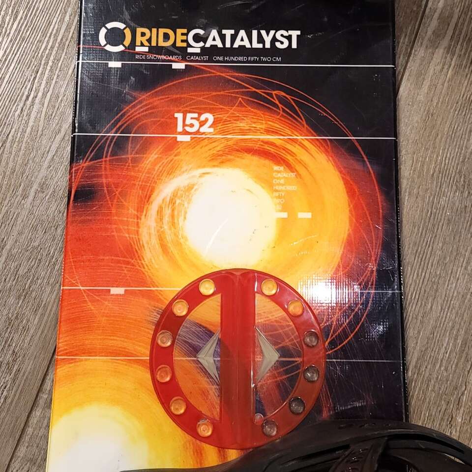 Ride Catalyst 152cm Snowboard w Morrow Bind