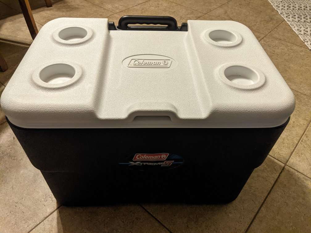 Coleman extreme 5 large wheeled cooler like new
