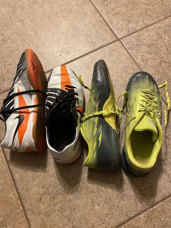Size 8.5 futsal shoes
