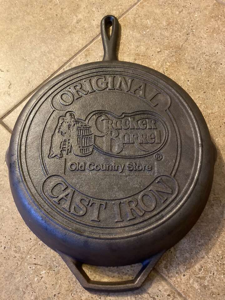 Cracker Barrel 12” Cast Iron Skillet