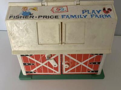 Fisher Price Barn Farm 915 Some Damage