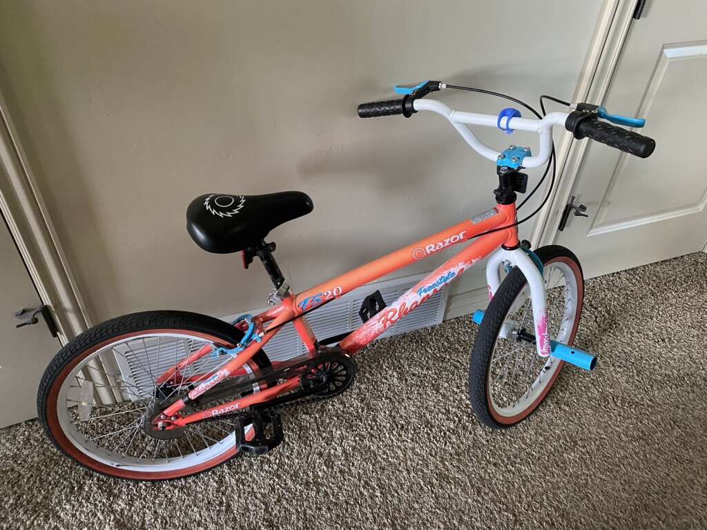 Girls Razor F5 20 Bike Bicycle Like New