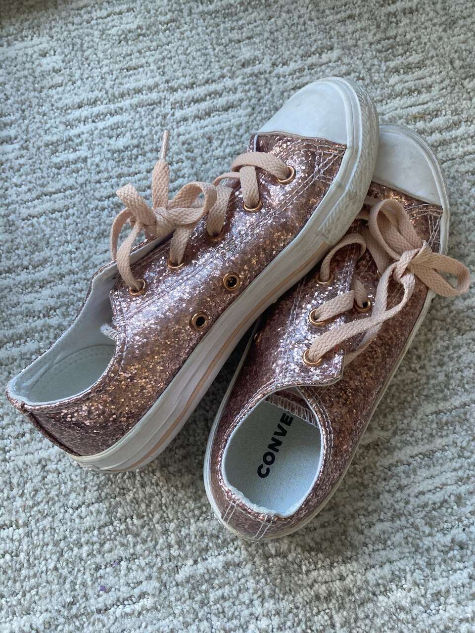 Girls converse sparkle shoes Sz 2