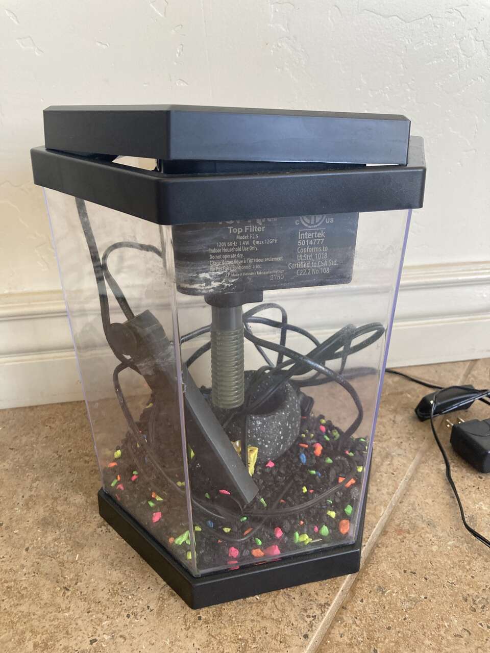 Top Fin  2 Gallon octagon Plastic Tank