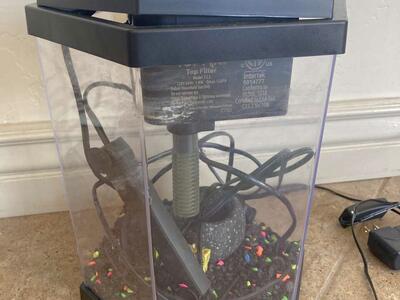 Top Fin 2 Gallon octagon Plastic Tank