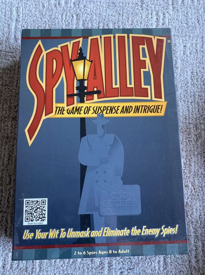 Spy Alley Strategy Board Game 1999