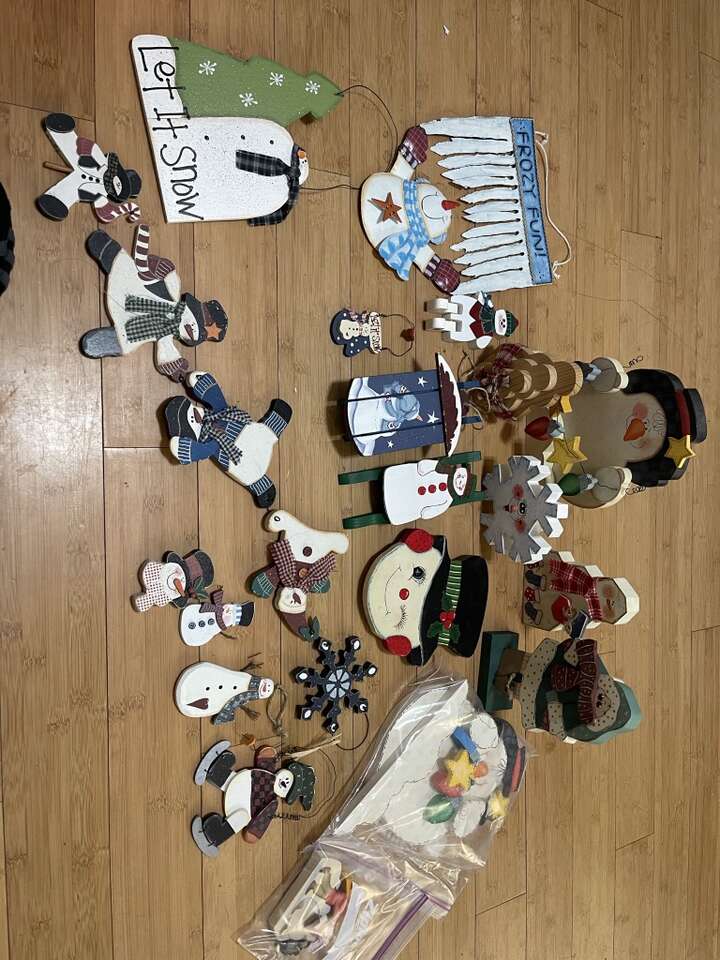 Lots Of Holiday Decor