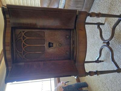 1930s cabinet radio