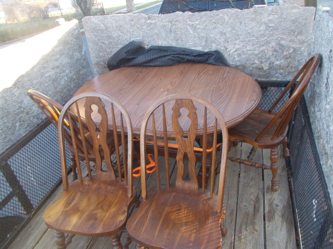 Kitchen table with 4 chairs and 2 lea… Furniture