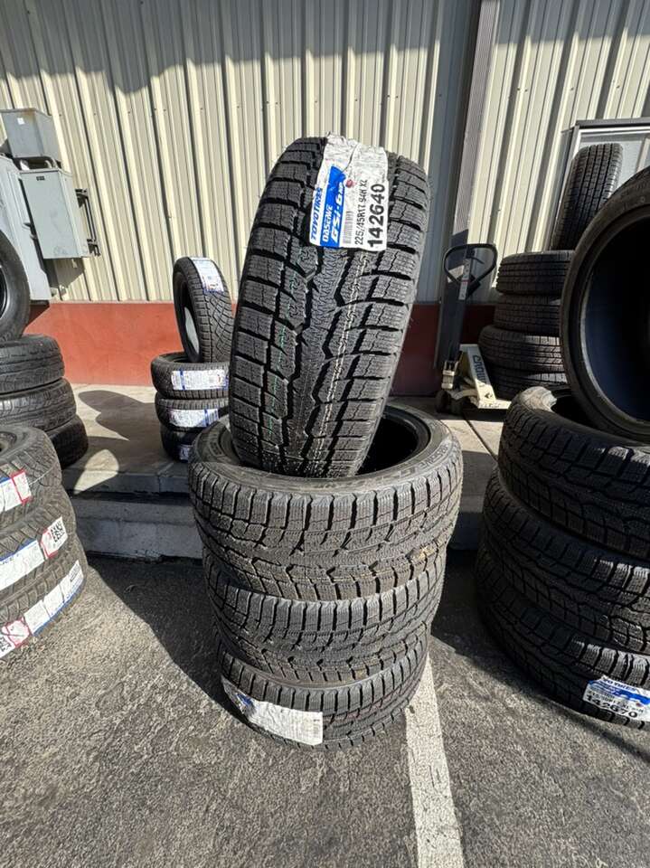 SNOW TIRES 225/45R17 TOYO OBSERVE GSI 6 HP