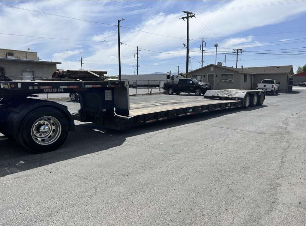 Extendable Lowboy For Rent