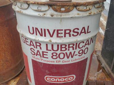 Conoco 35 LB. Gear lube can