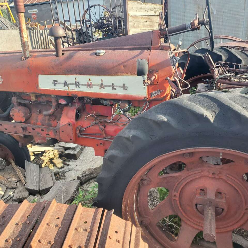 Farmall 300 Tractor