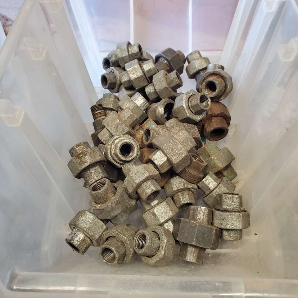 1/4 inch galvanized unions