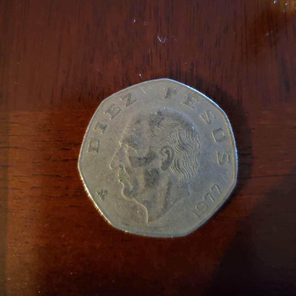 10 pesos