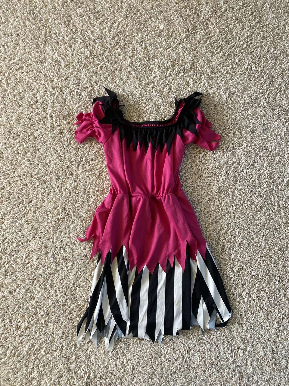 Halloween costume size large(8-10)