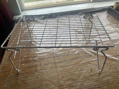 White bake stand, plant stand