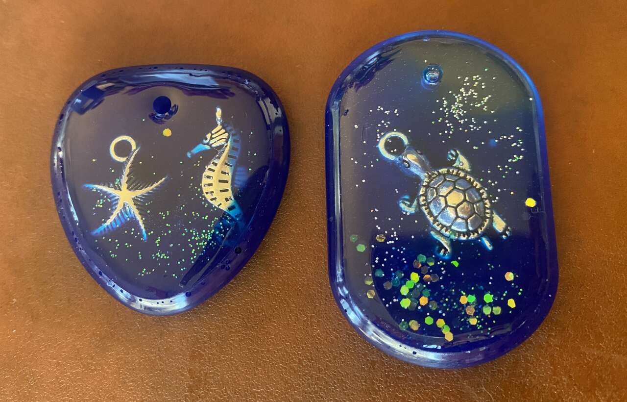 Handmade pendant top or keychain