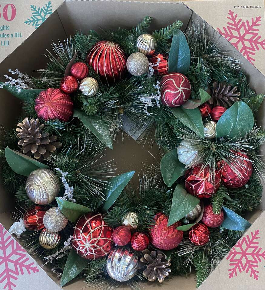 Like new Large light up Christmas Wreath 30 inches