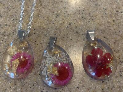 Handmade flower pendant top