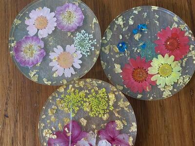 Handmade flower coaster set