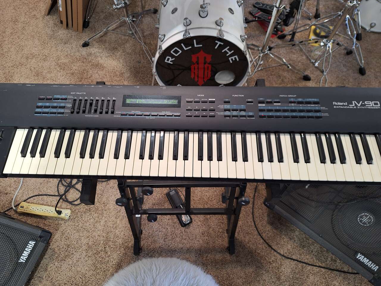 Roland JV 90 with expansion