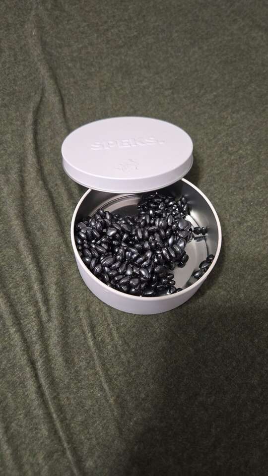 Speks Magnetic putty