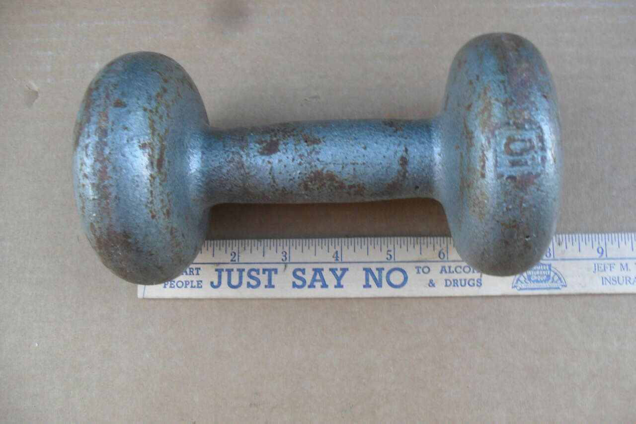 Vintage Single 10 lb Pound Dumbbell Hand 10lb Weight $15    (IV #-2-)
