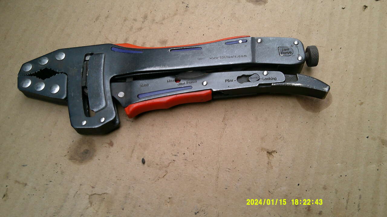 IDLTOOLS VIPER GRIP  SELF ADJUSTING AND LOCKING PLIERS ! $10