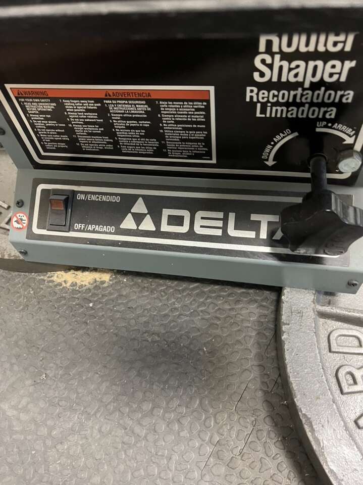 Bench top Router Delta Industrial
