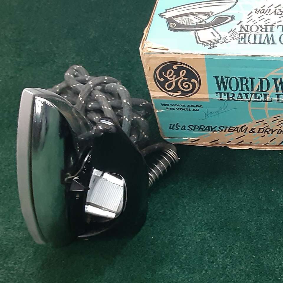GE Travel Iron. Compact
