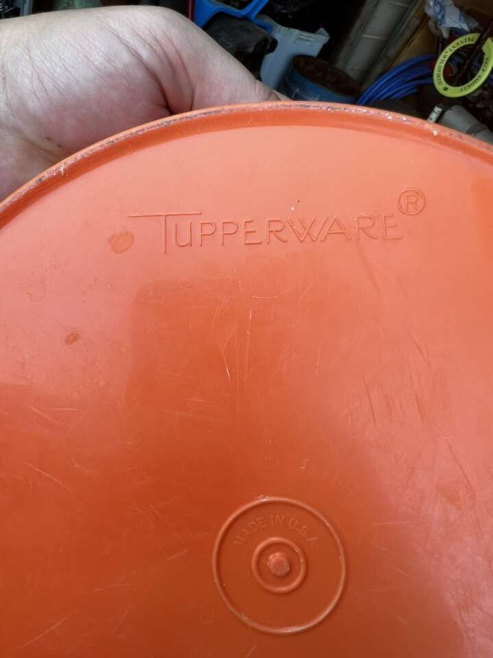 Tupperware Vintage 8x4Snack Container