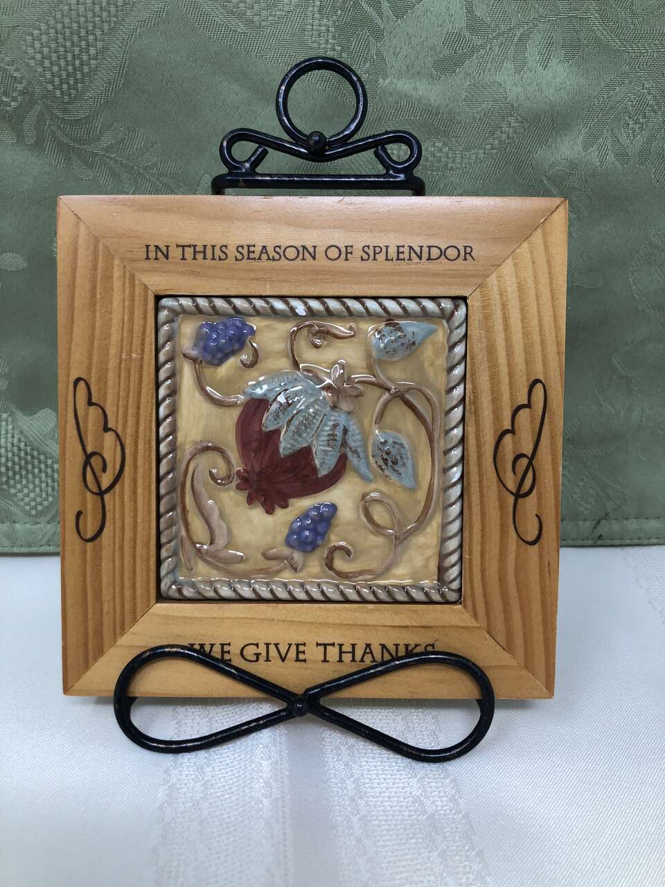 Thanksgiving: Give Thanks Wooden Frame with Ceramic Middle and Black Wire Stand Included