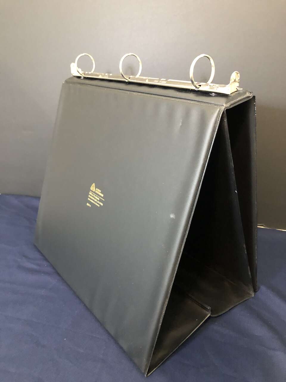 1" Avery Dennison Easel Presentation Binder