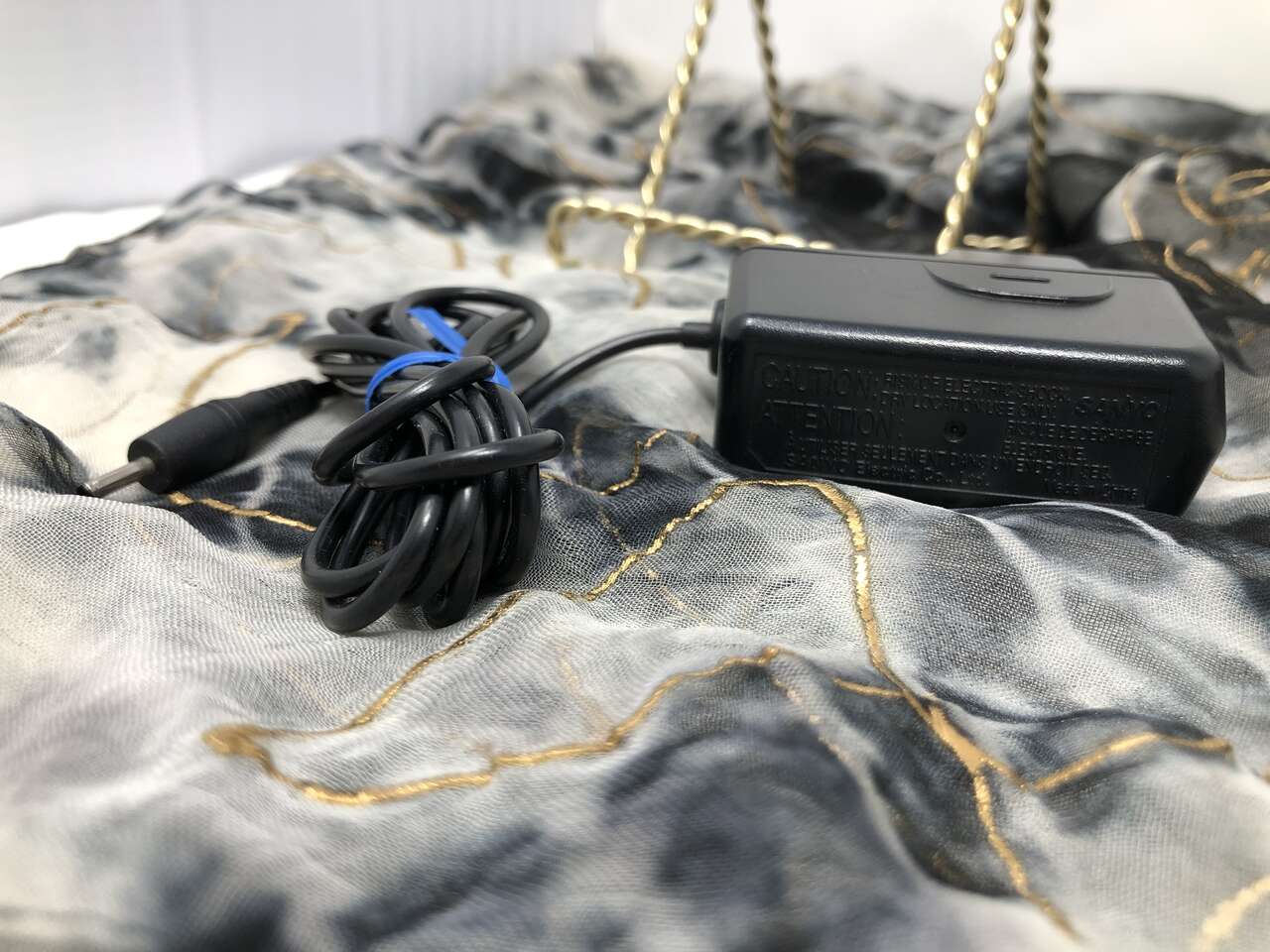 Sanyo AC Adapter Cell Phone Charger Model SCP-14ADT