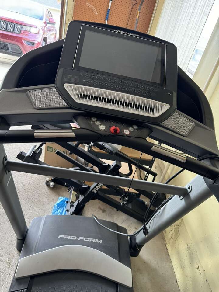 Proform Performance 800i Trea… Fitness Equipment